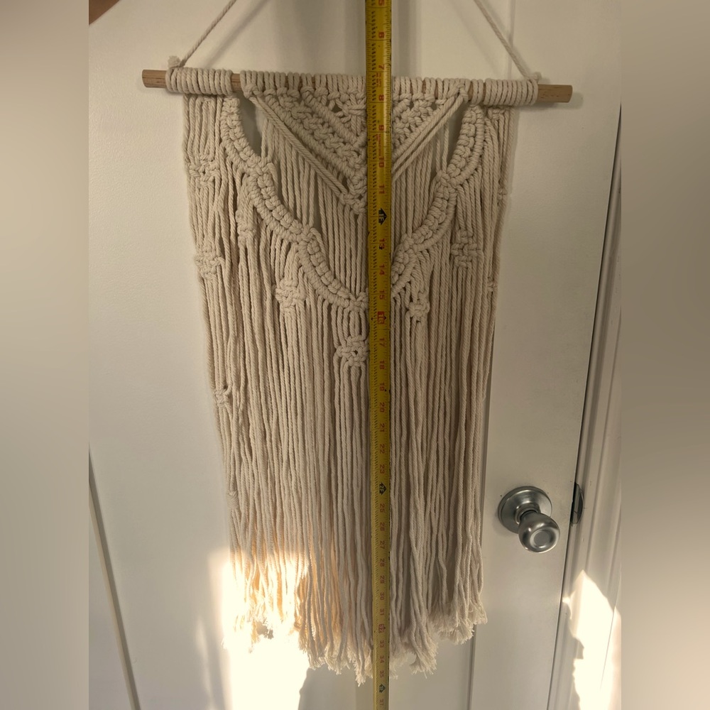 Macrame wall hanging. - Picture 3 of 3